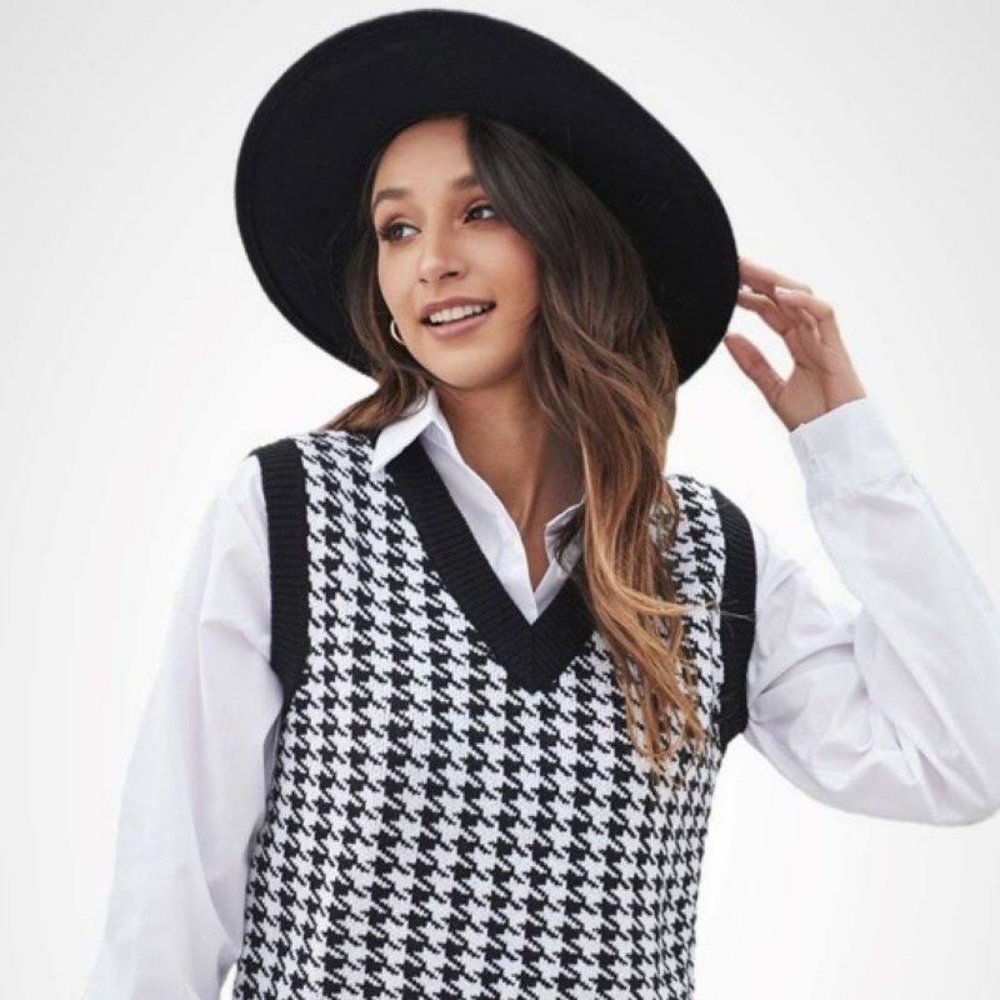 Sleeveless Sweater Vest Houndstooth Pattern
